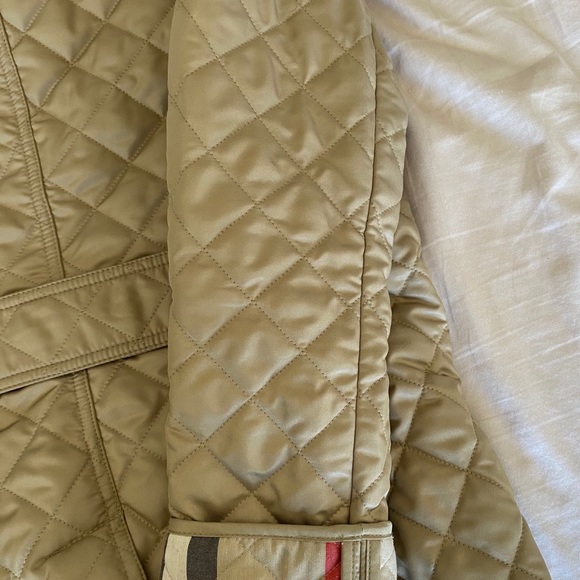 Burberry Ashurst Quilted Jacket - Picture 6 of 9